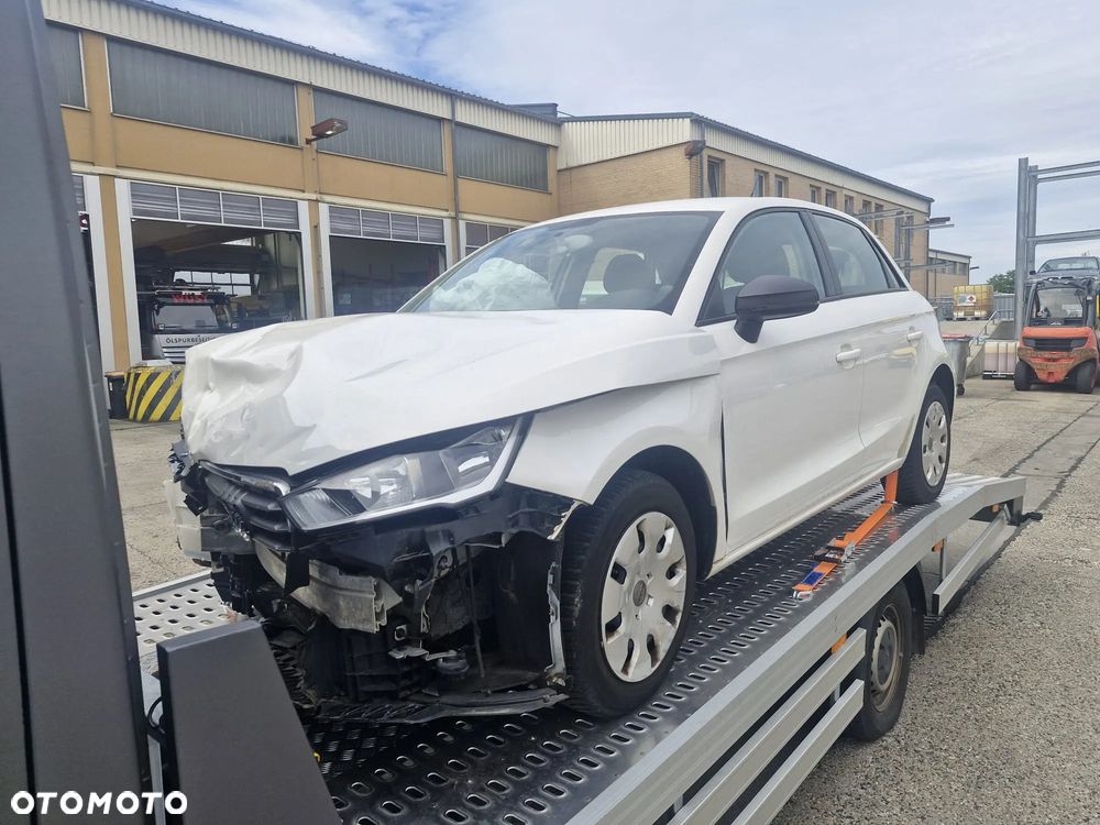 Audi A1 Sportback 1.0 TFSI ultra S tronic - 25