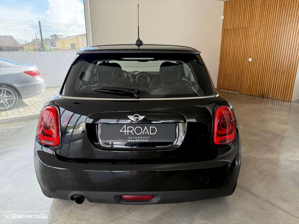 MINI 3 Portas One D - 22