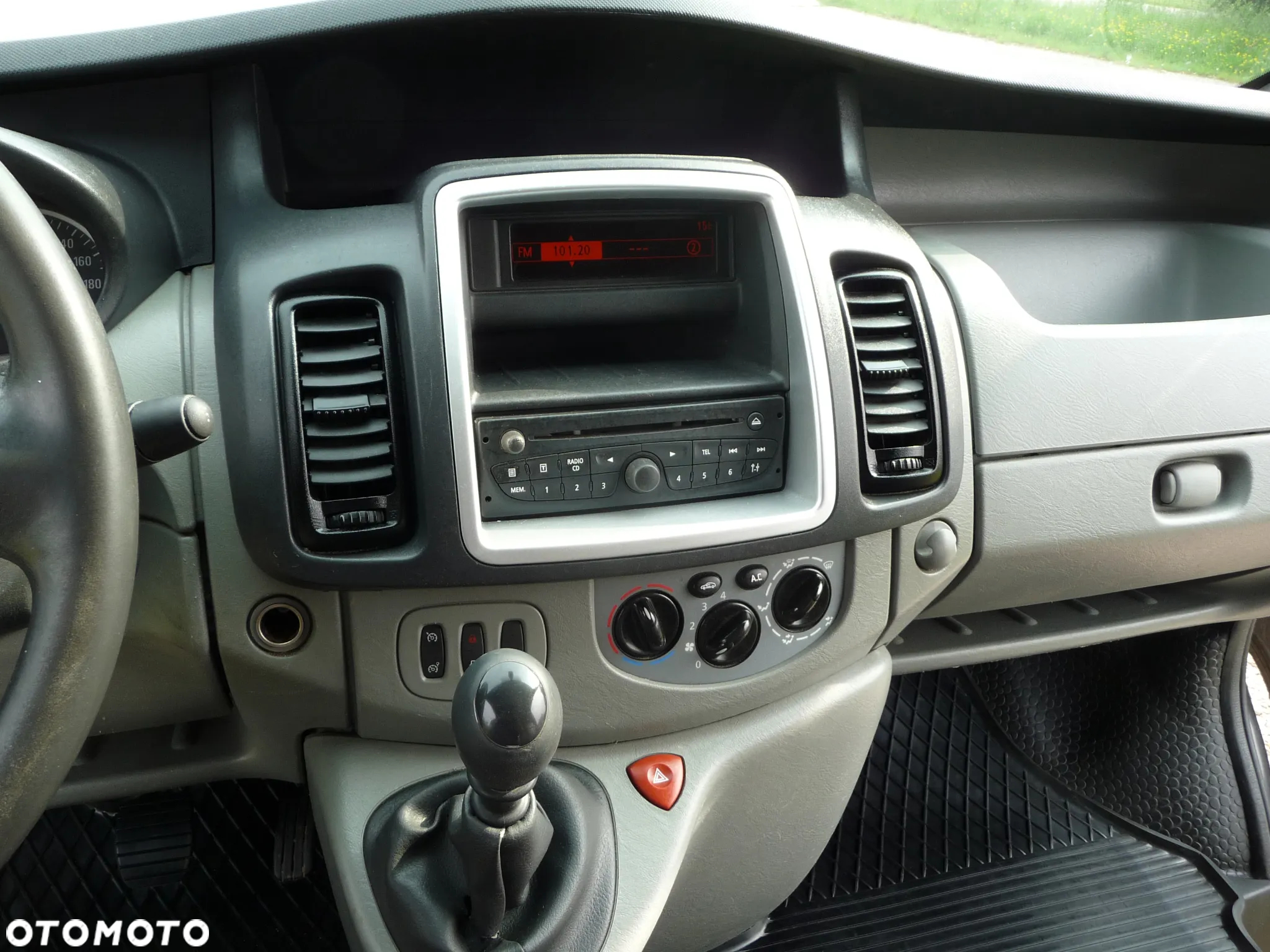 Opel Vivaro - 12