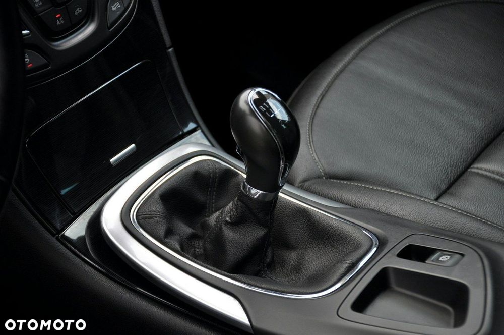 Opel Insignia - 36