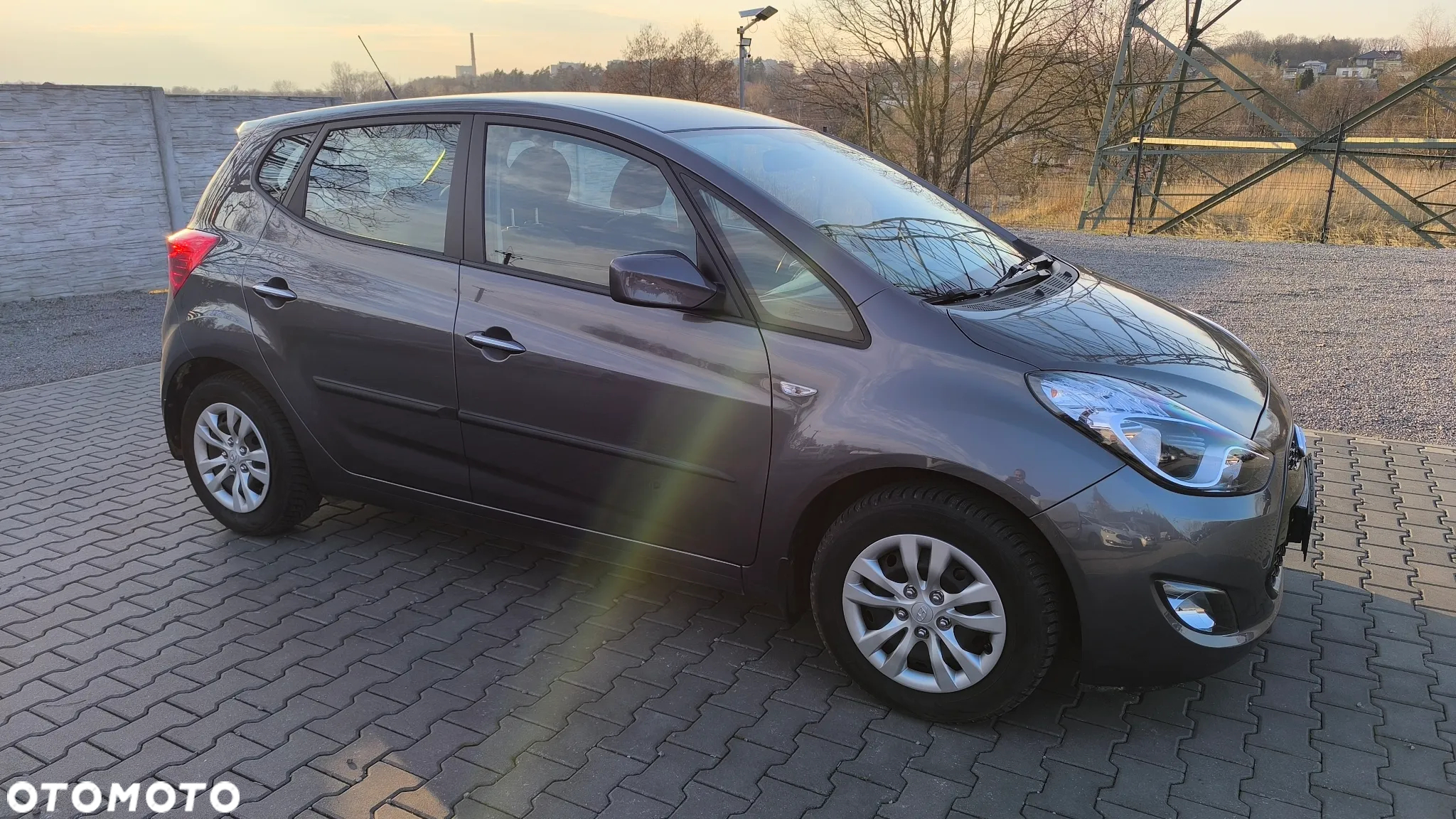 Hyundai ix20 1.4 blue Comfort - 11