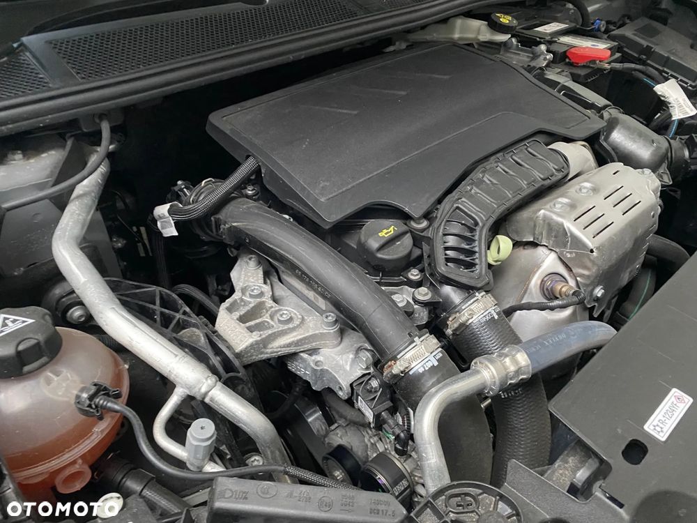 Peugeot 308 1.2 PureTech Allure Pack S&S EAT8 - 18