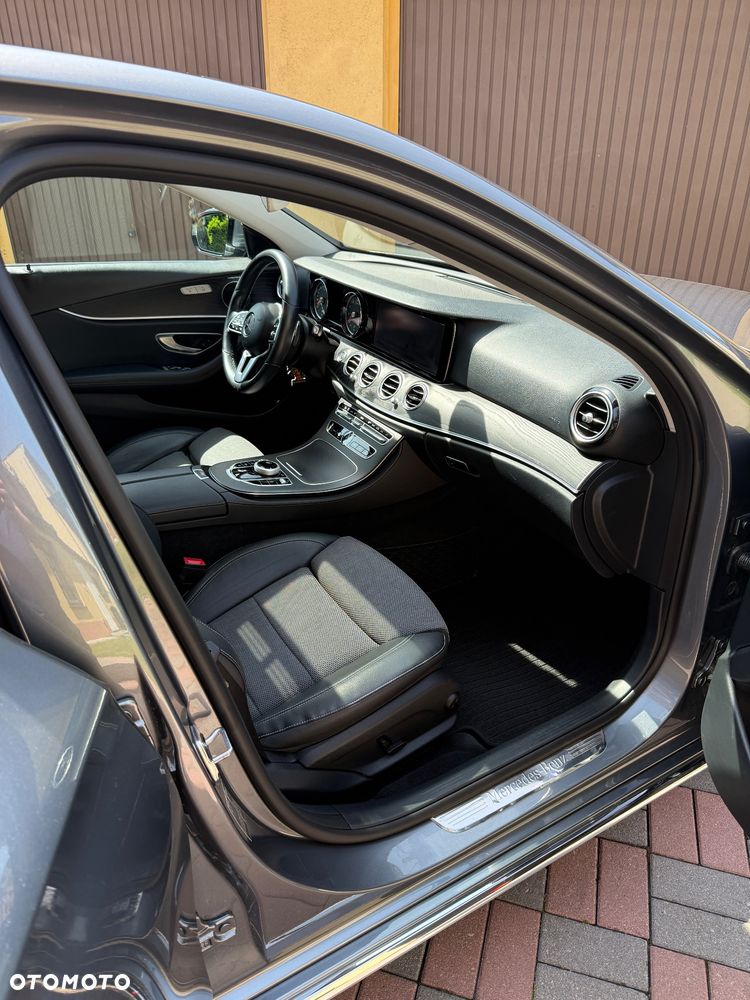 Mercedes-Benz Klasa E 200 4-Matic 9G-TRONIC - 10