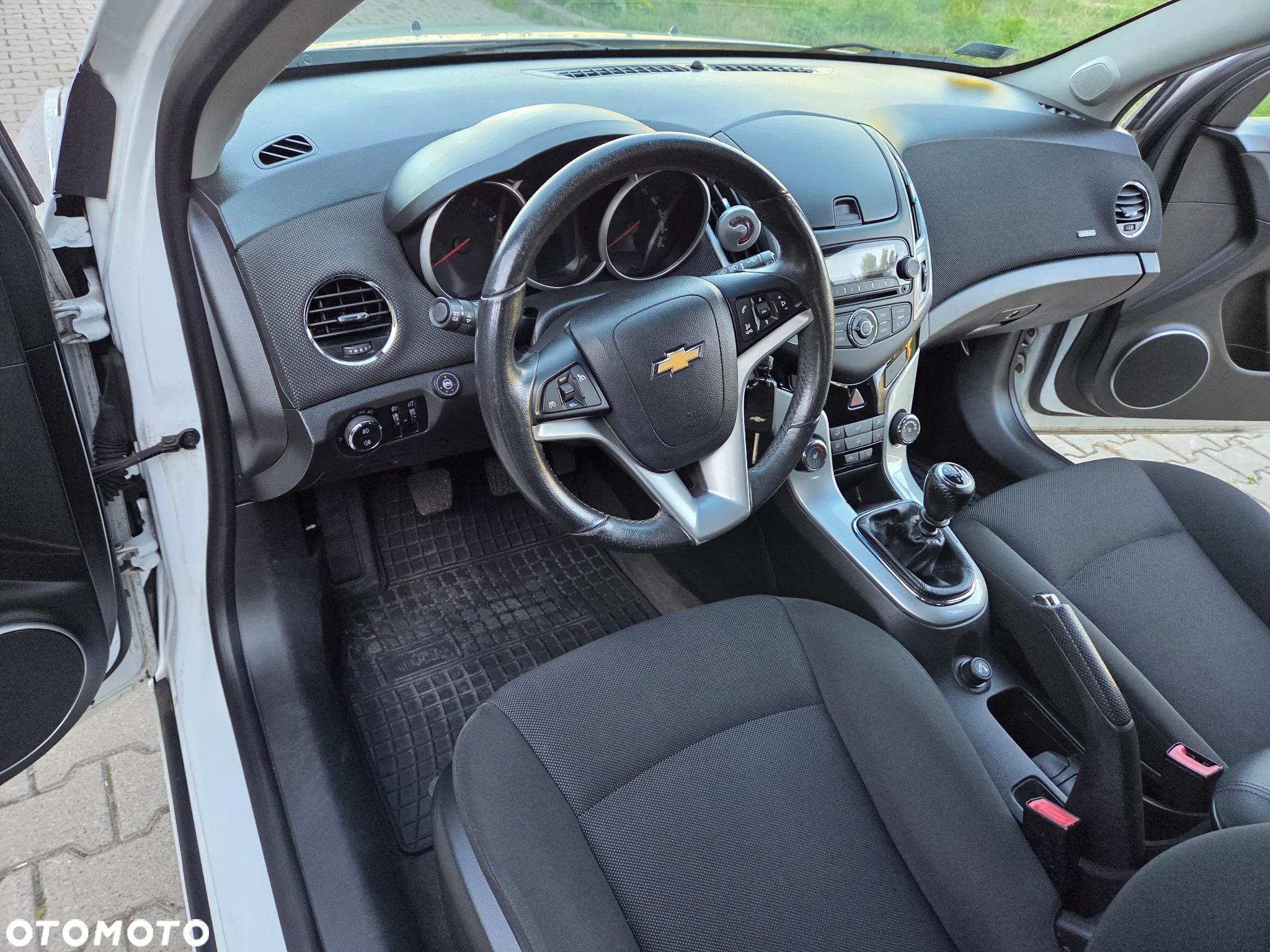 Chevrolet Cruze 1.6 LS - 26