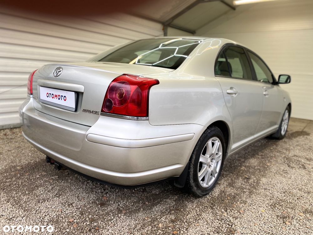 Toyota Avensis 2.0 D-4D Sol - 24
