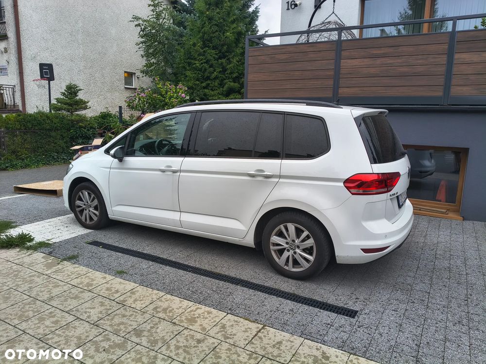 Volkswagen Touran 2020 photo 2