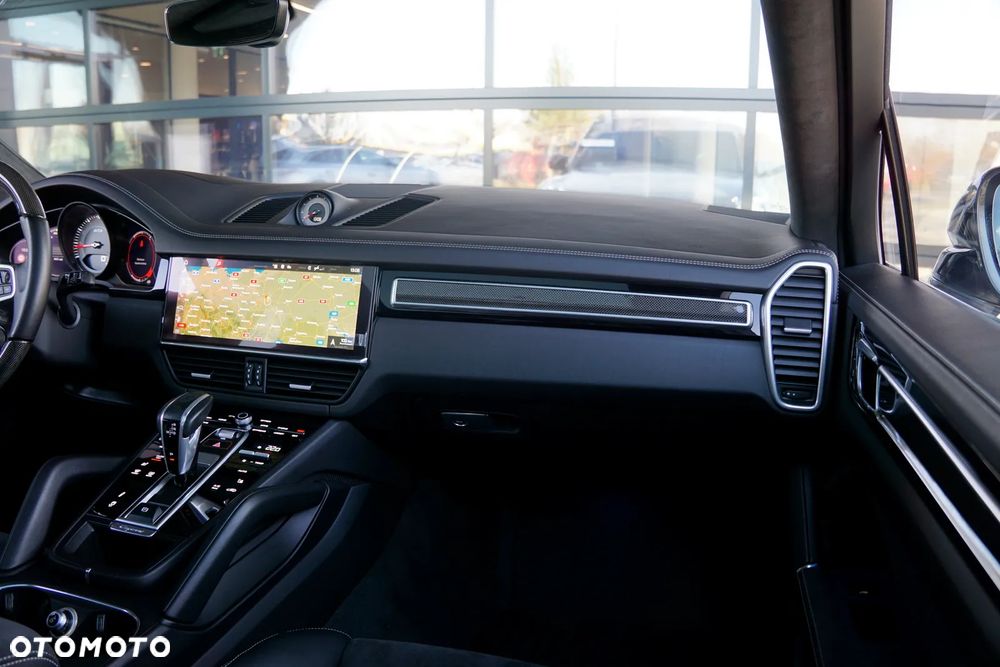 Porsche Cayenne Coupe GTS - 30