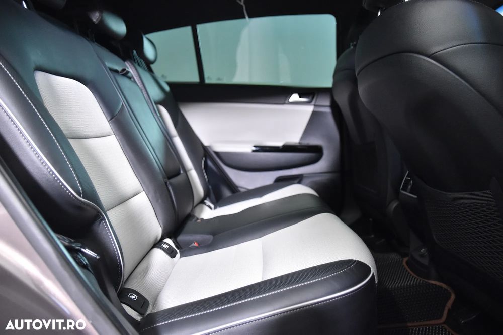 Kia Sportage - 12