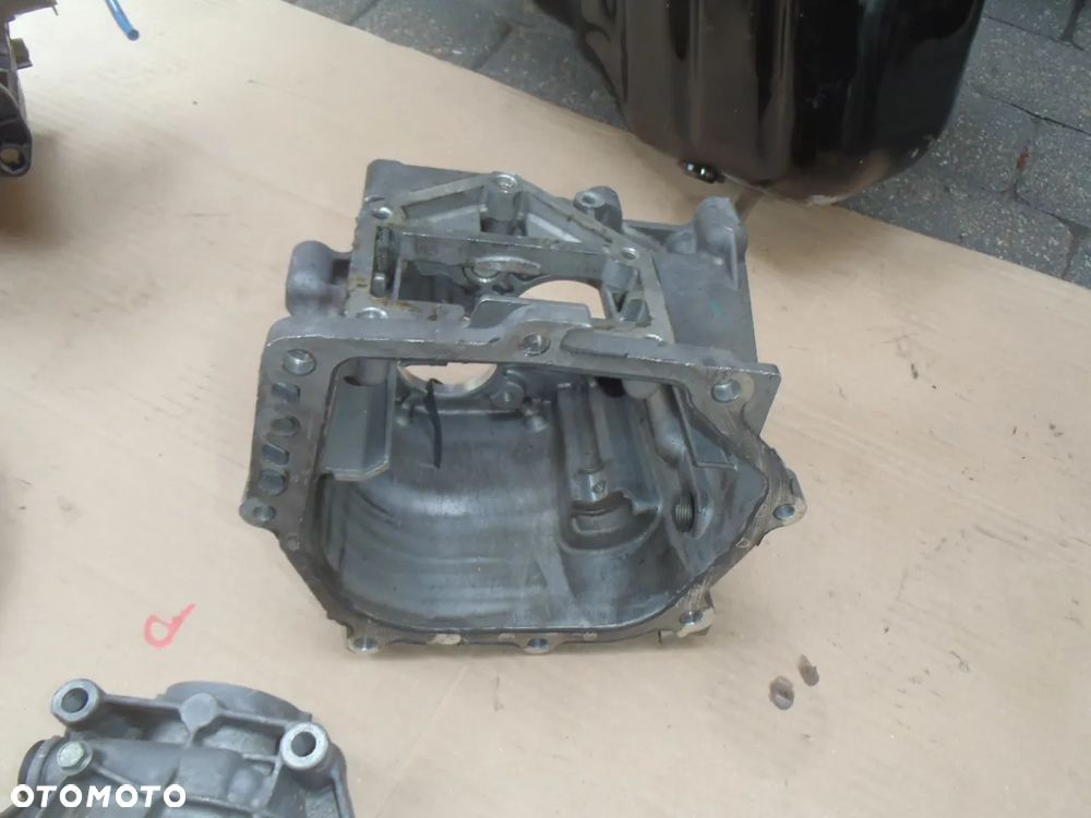 obudowa korpus dzwon skrzynia biegów seicento punto panda grande evo 500 punto fiorino seicento uno cinqecento 900 1.1 - 18