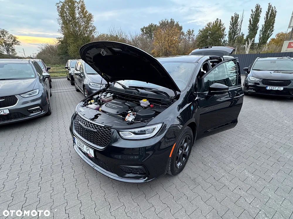 Chrysler Pacifica - 20