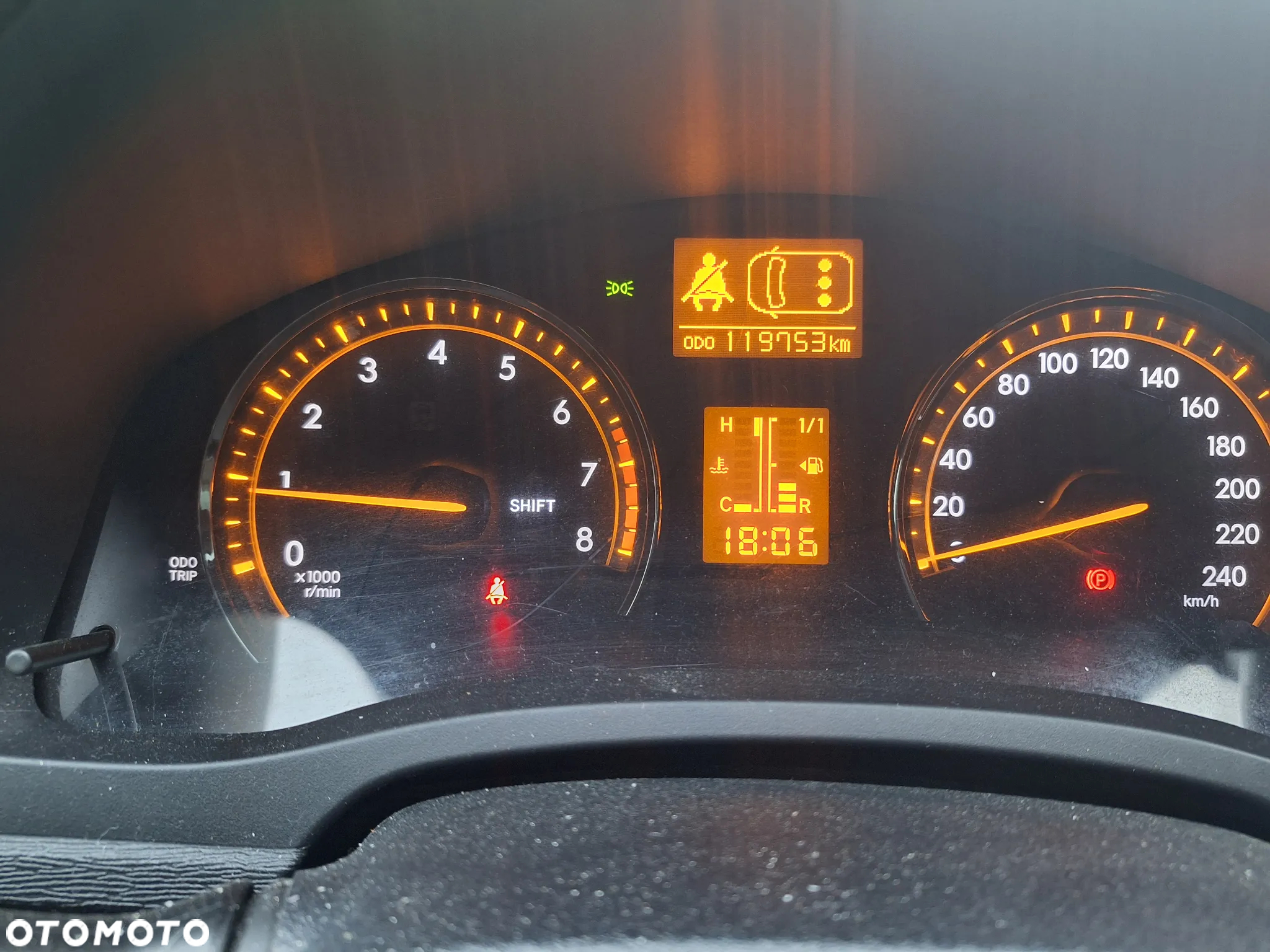 Toyota Avensis 1.6 Luna EU5 - 6