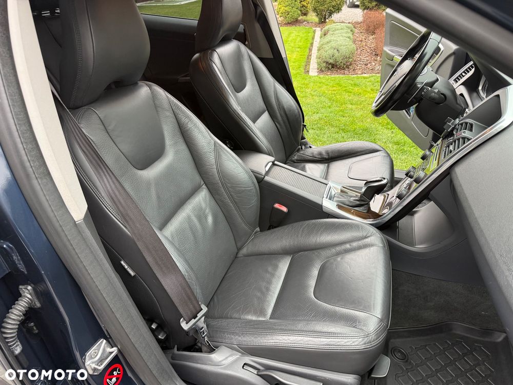 Volvo XC 60 D5 AWD Geartronic Summum - 20