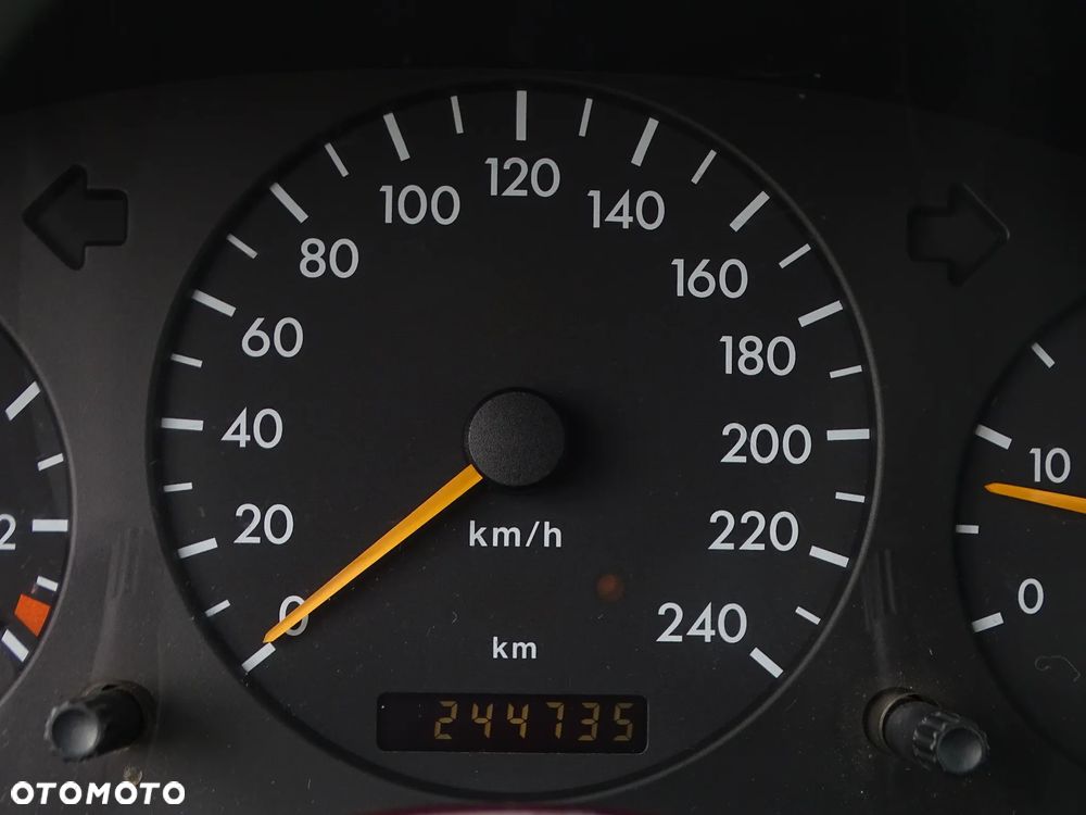 Mercedes-Benz ML - 23