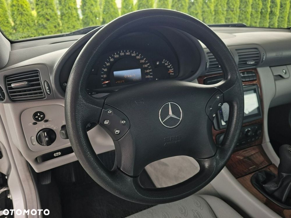 Mercedes-Benz Klasa C 180 Kompressor Classic - 12