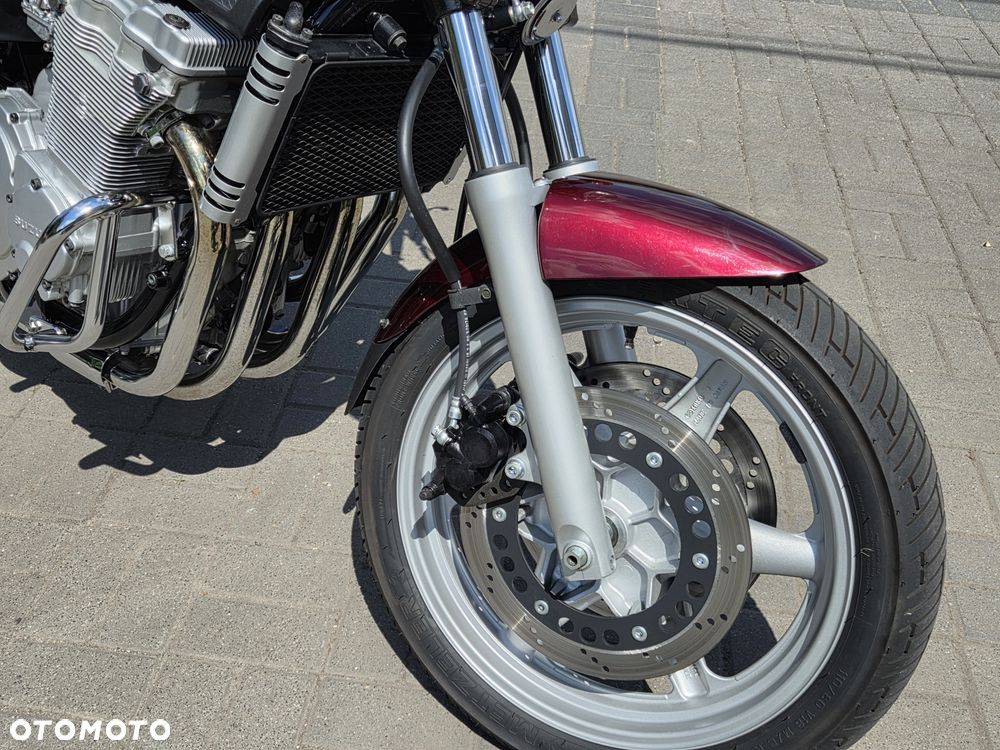 Suzuki GSX - 17