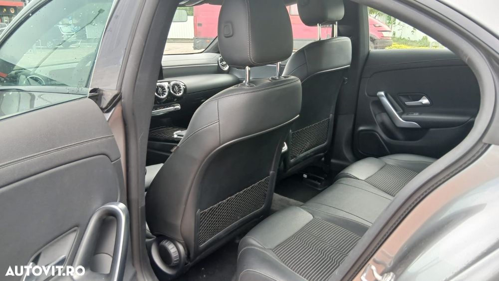 Mercedes-Benz CLA 180 7G-DCT Edition Progressive Line - 10