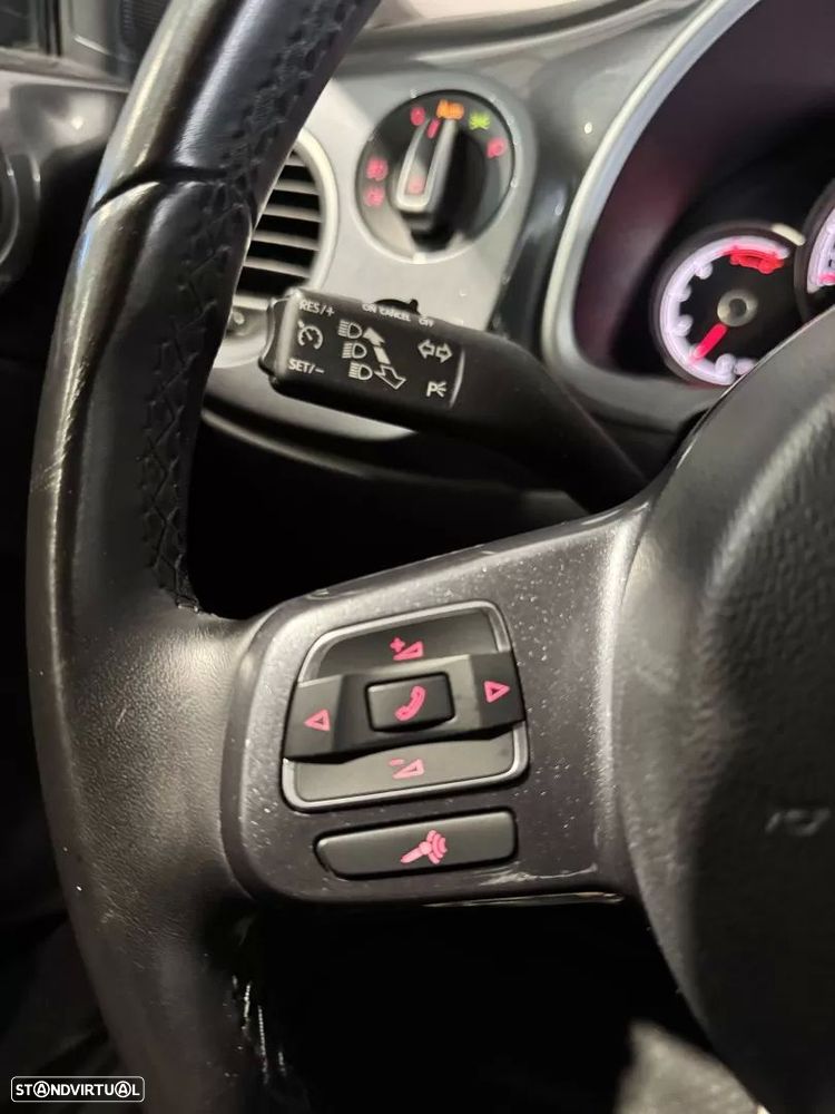 VW New Beetle 2.0 TDI Design - 30