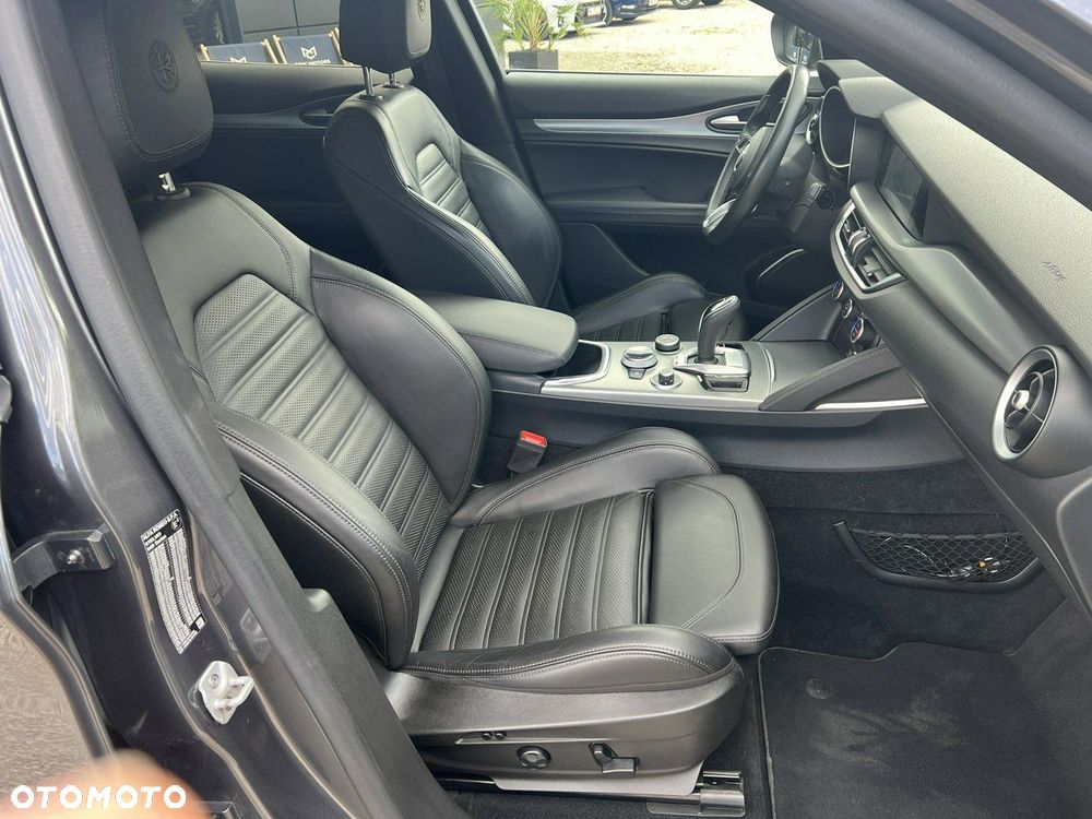 Alfa Romeo Stelvio - 39