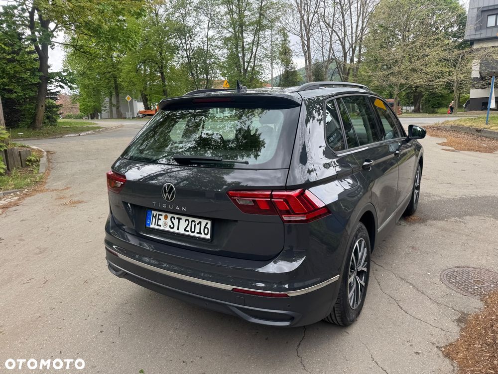 Volkswagen Tiguan - 11