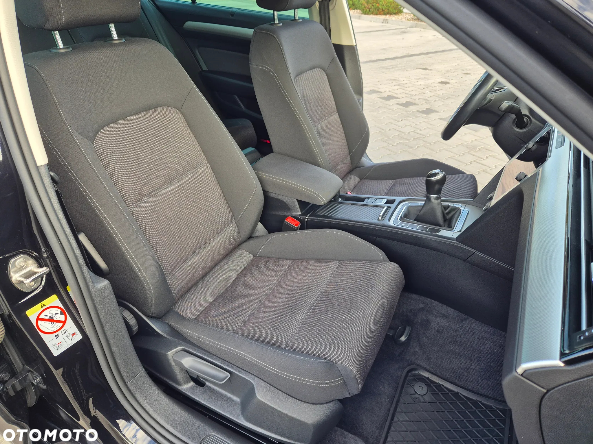 Volkswagen Passat 2.0 TDI BMT Comfortline - 29