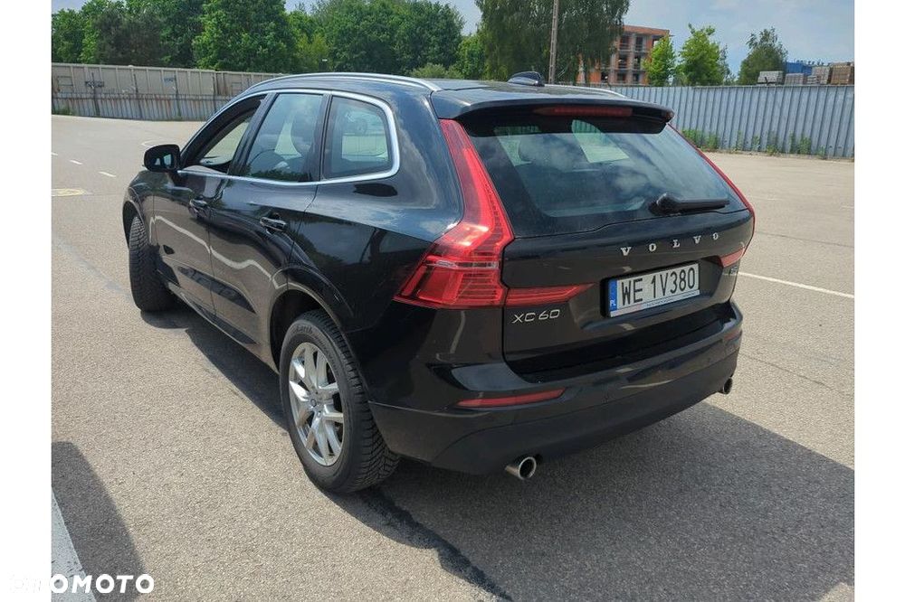 Volvo XC 60 B5 D AWD Momentum Pro - 2
