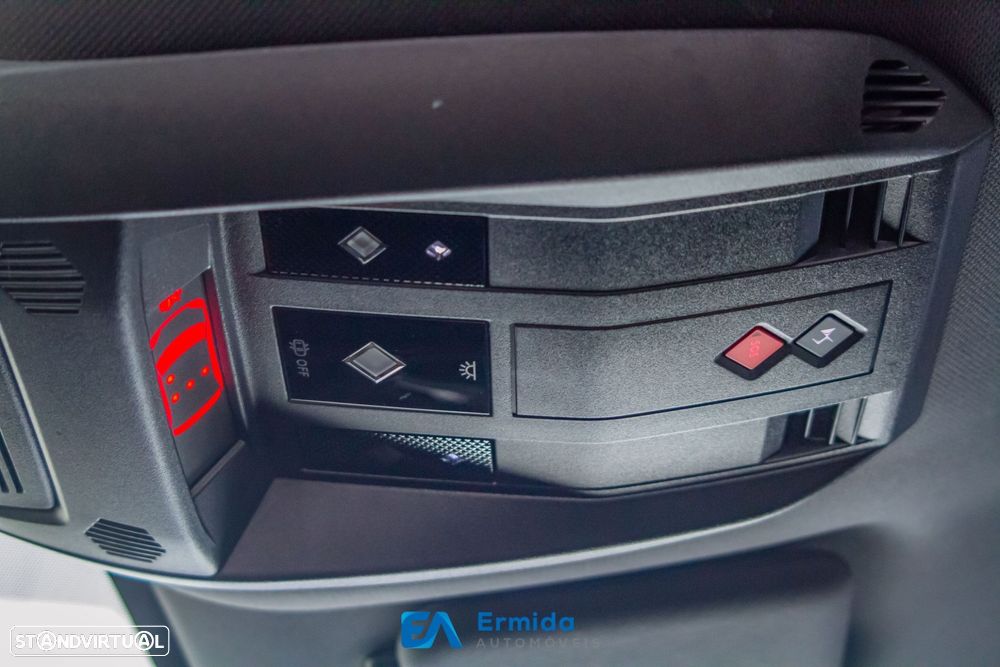 DS DS7 Crossback - 44