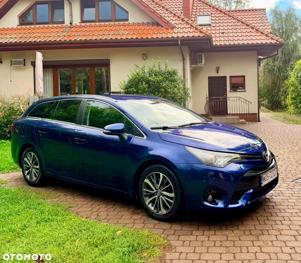 Toyota Avensis 2.0 Premium MS - 18