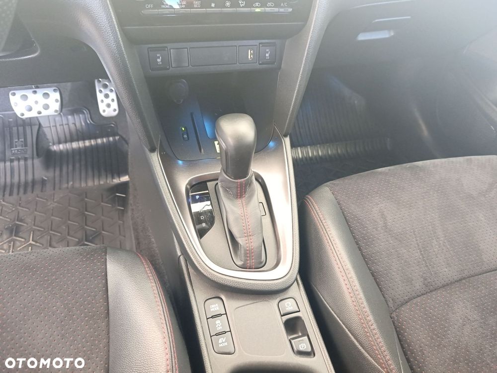 Toyota Yaris Cross Hybrid 1.5 GR Sport - 27