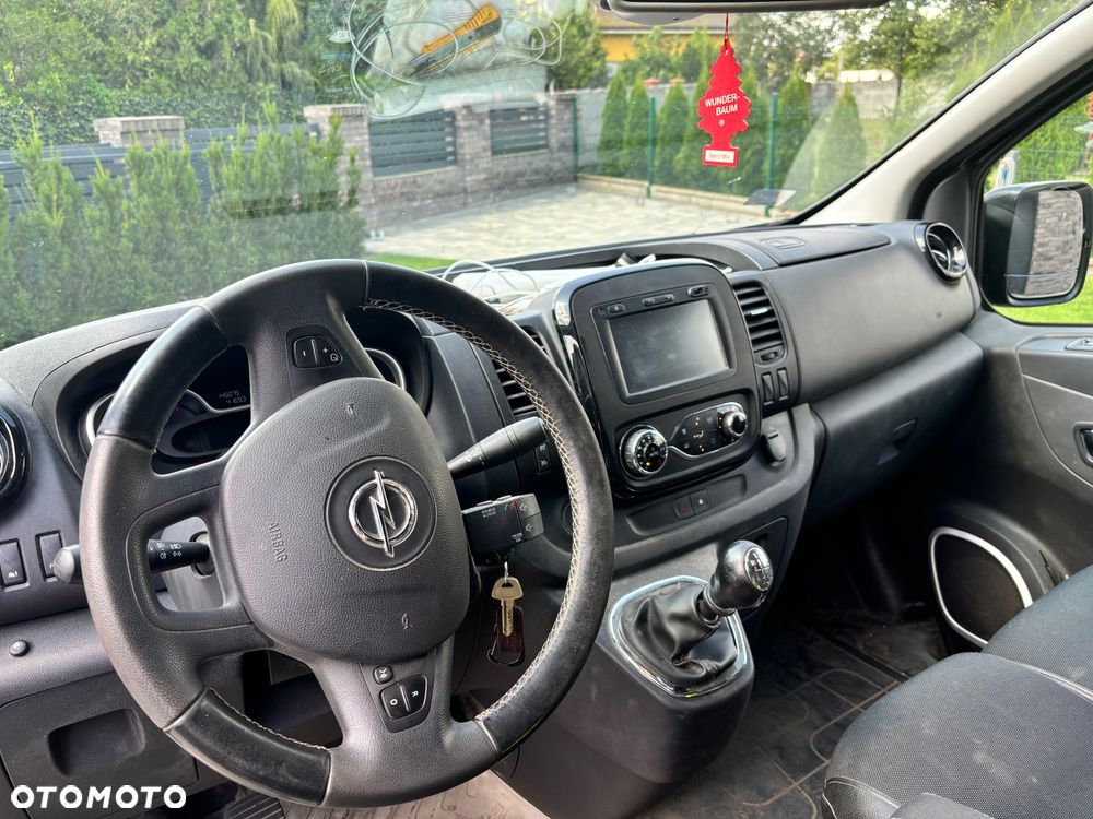 Opel Vivaro - 11