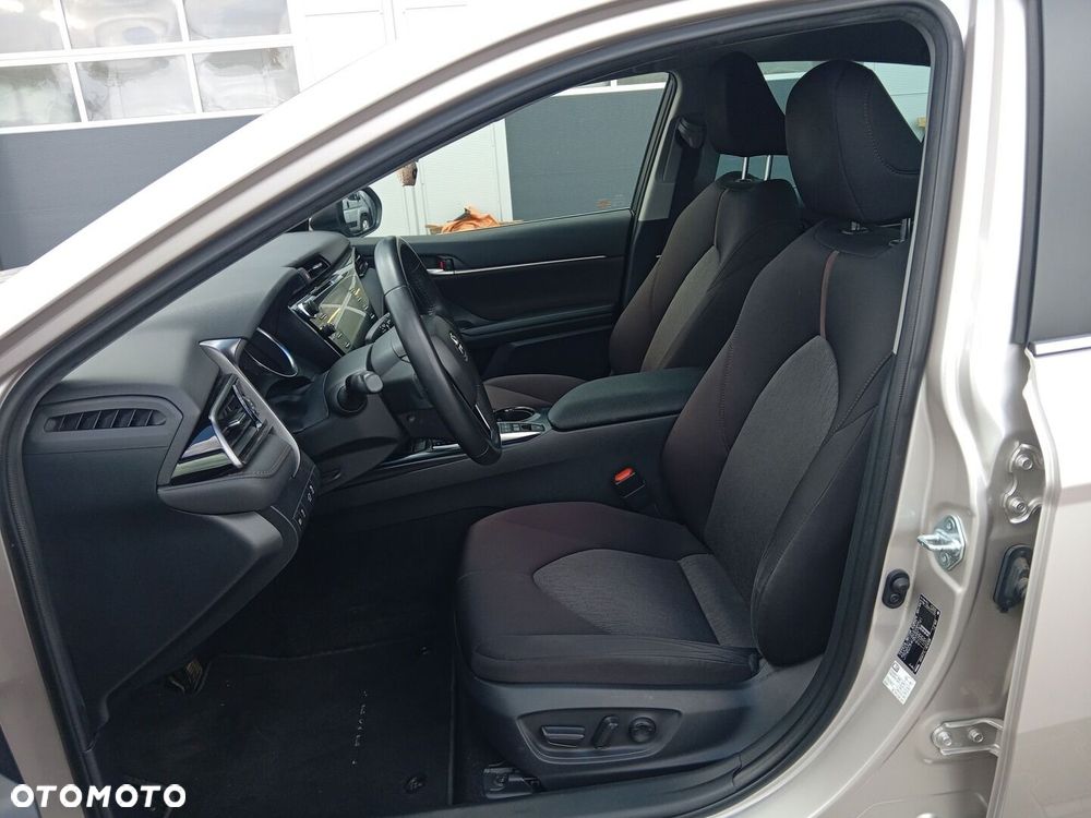 Toyota Camry - 14