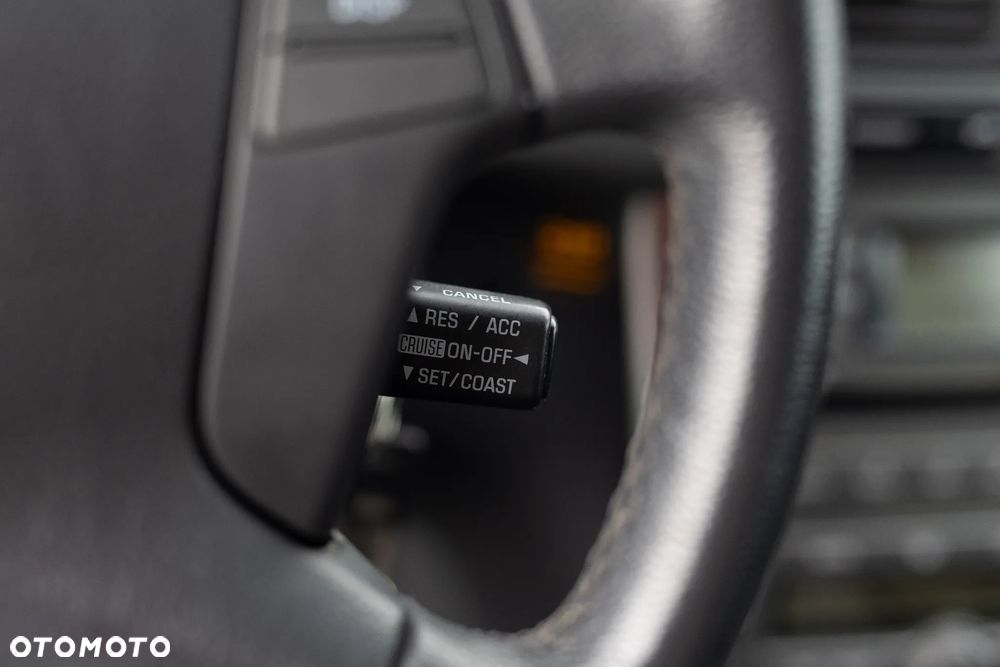 Toyota Avensis 2.0 VVT-i Executive - 25