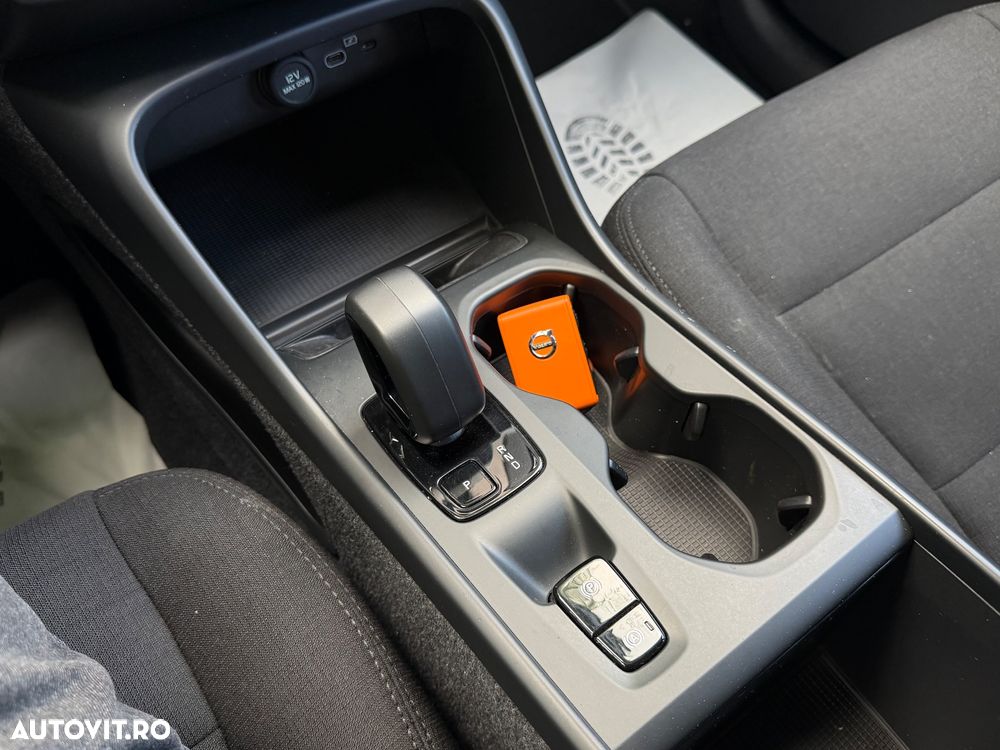 Volvo XC 40 B3 AT FWD MHEV Core - 21