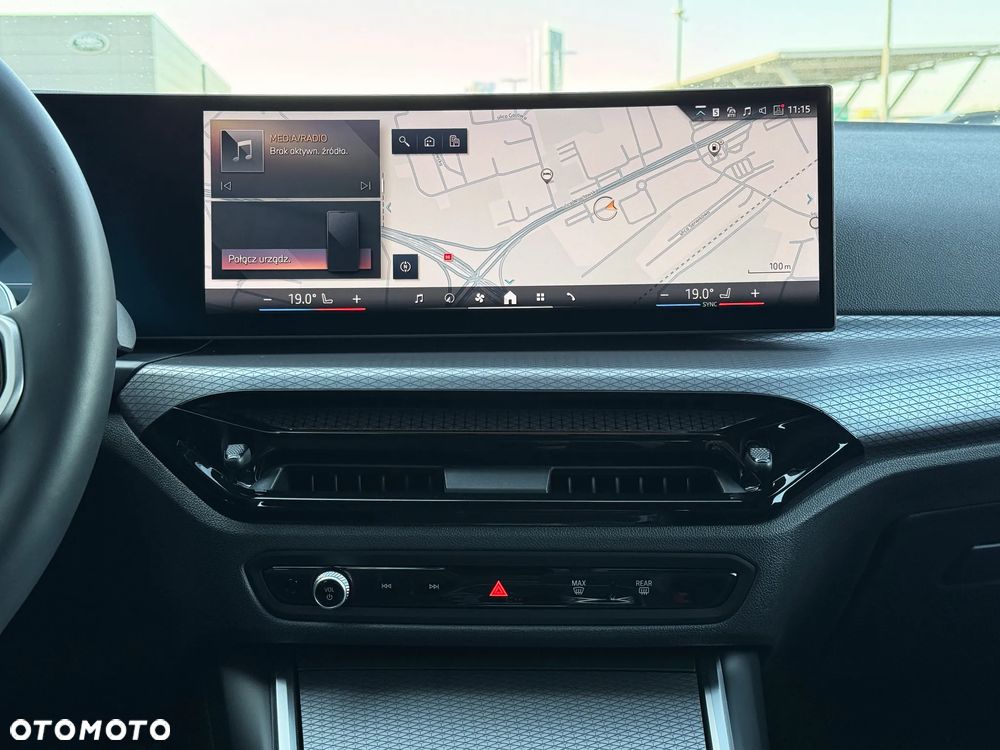 BMW Seria 3 330i xDrive M Sport - 34