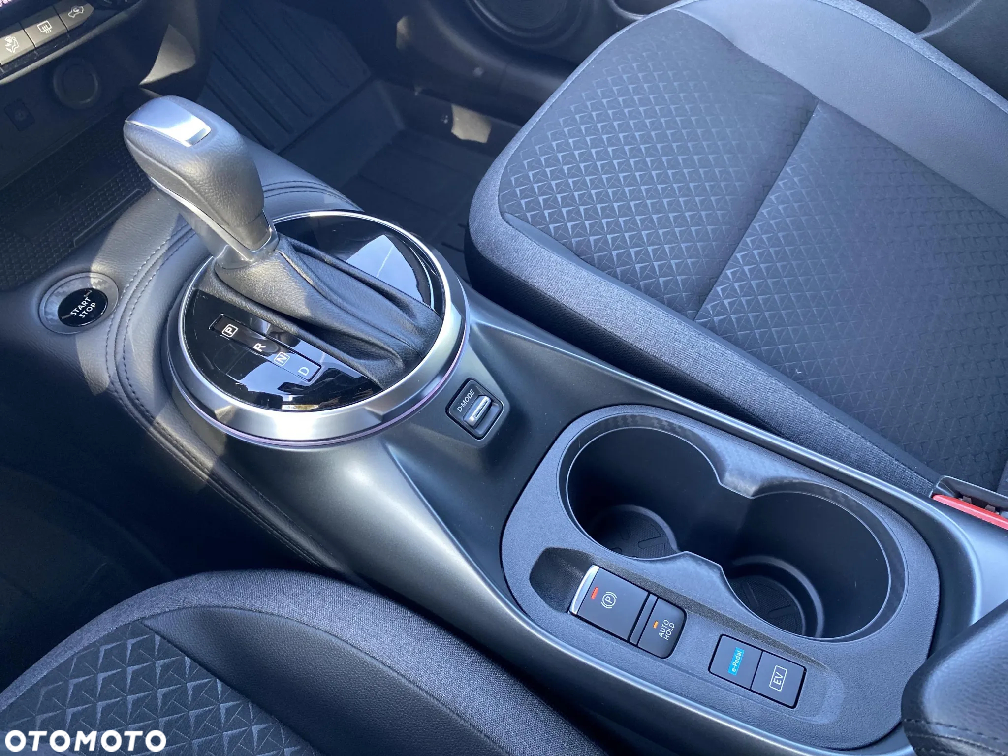 Nissan Juke 1.6 Hybrid N-Connecta AMT - 16