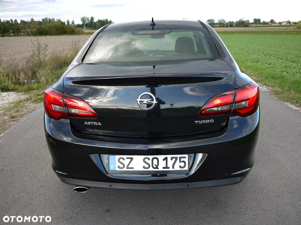 Opel Astra IV 1.4 T Executive - 6