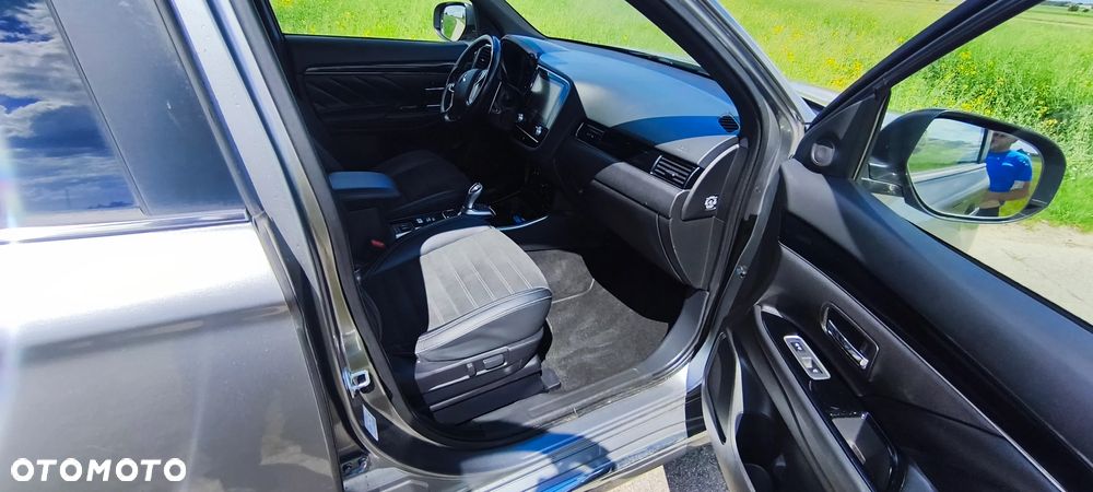 Mitsubishi Outlander 2.4 4WD Top - 7