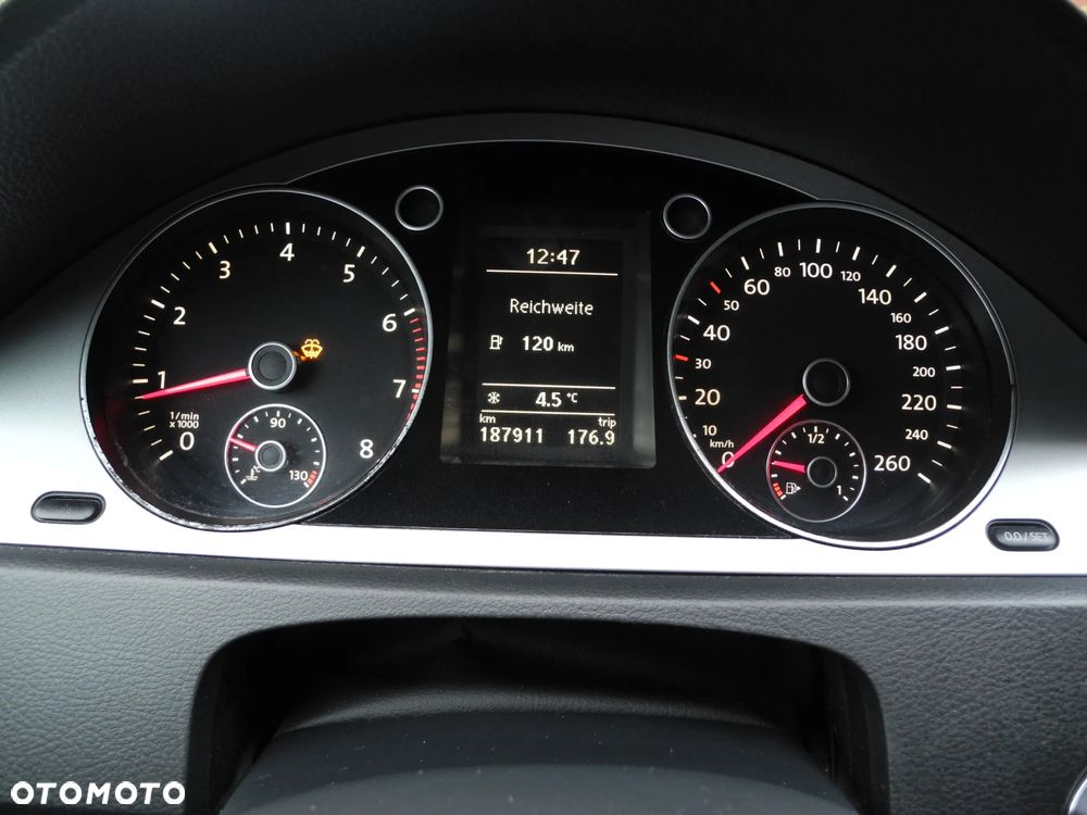 Volkswagen Passat - 8