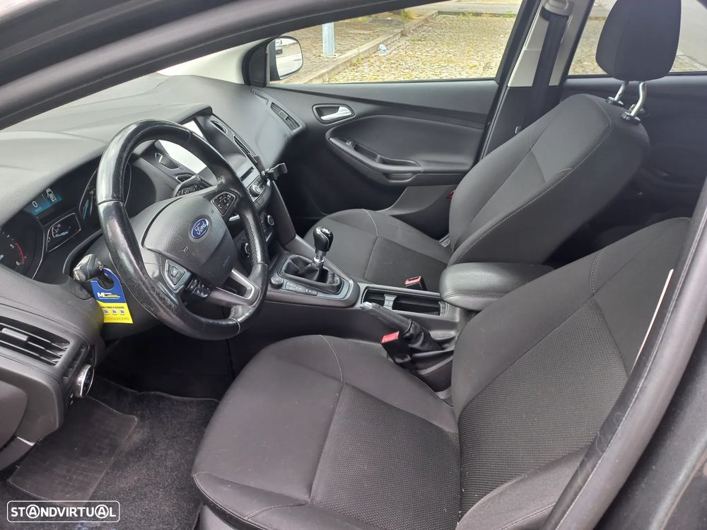 Ford Focus SW 1.5 TDCi EcoBlue Business - 11
