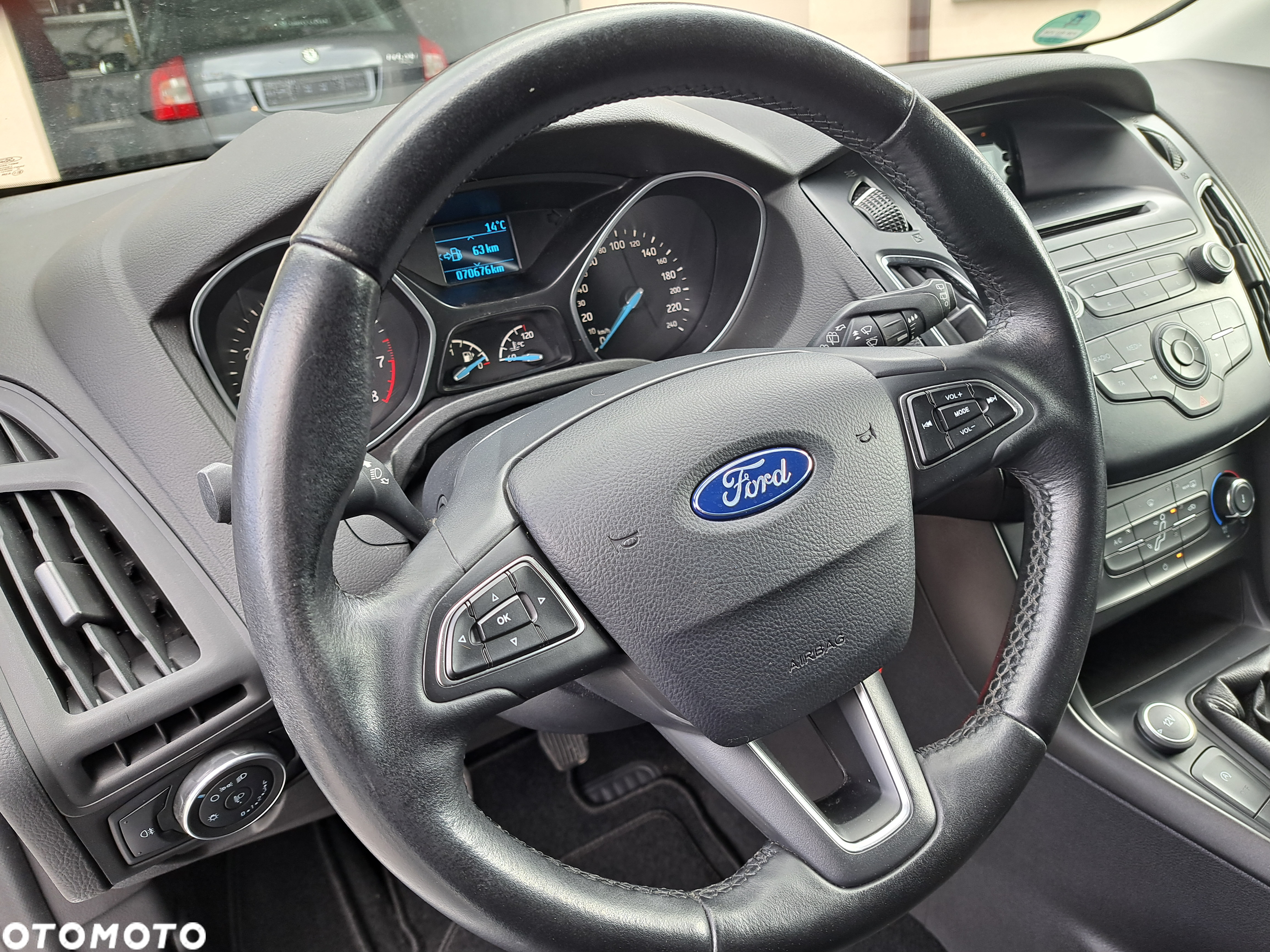Ford Focus 1.0 EcoBoost Trend - 36