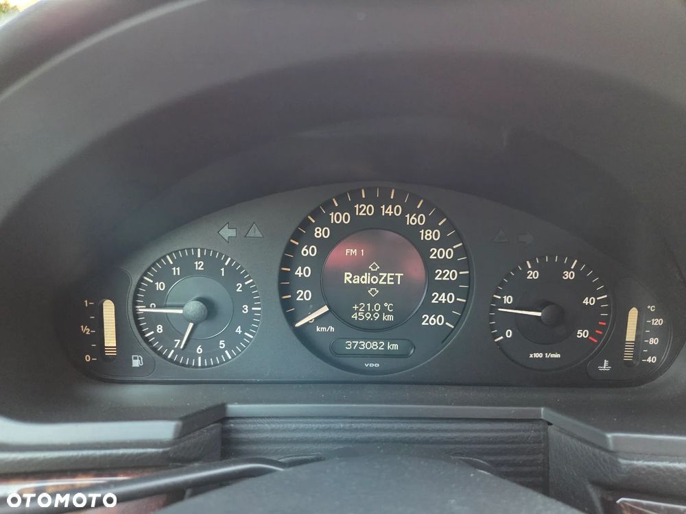 Mercedes-Benz Klasa E 220 CDI T Classic - 15