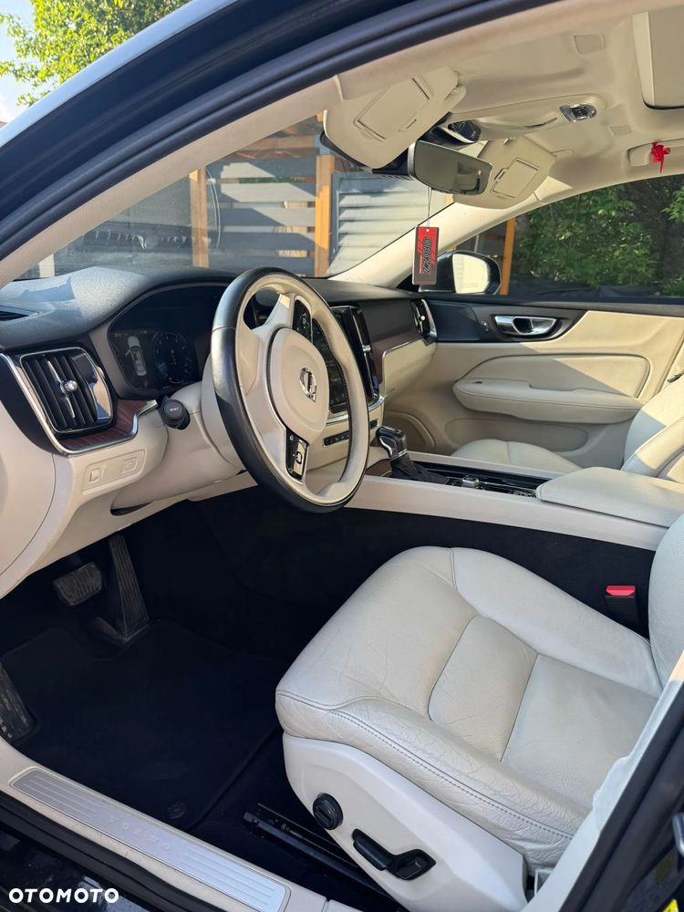 Volvo S60 T5 Momentum Pro - 12