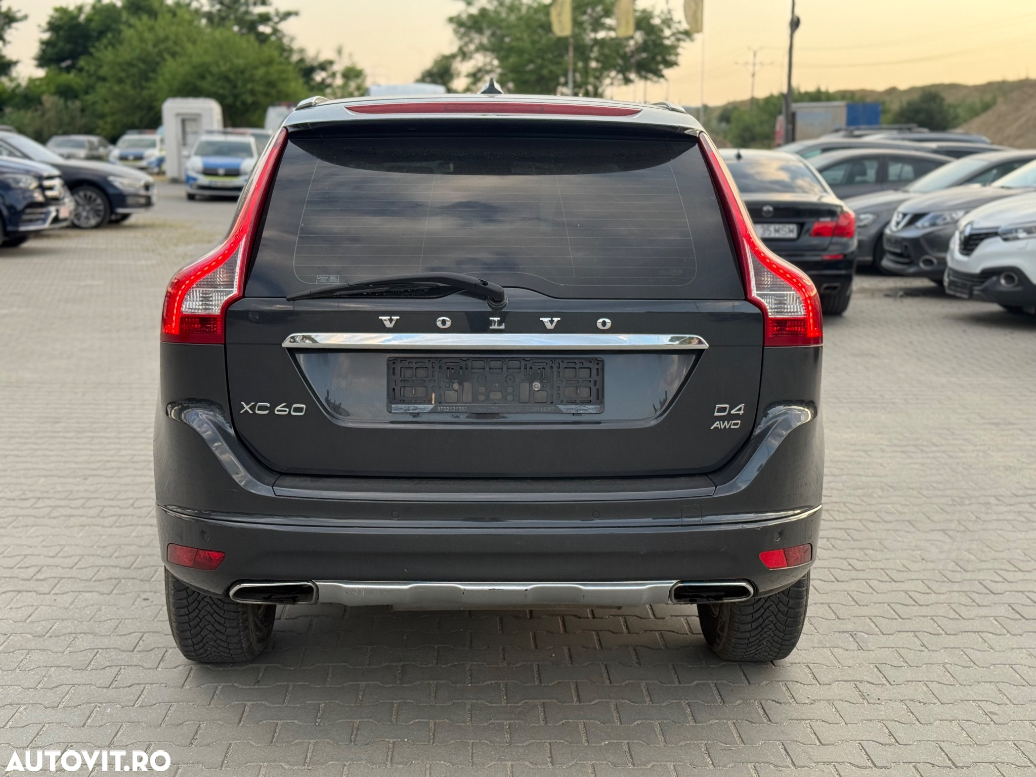 Volvo XC 60 D4 AWD Geartronic Summum - 10
