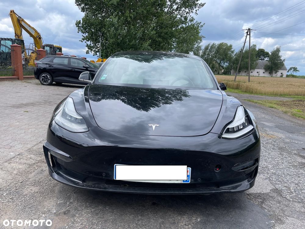 Tesla Model 3 Langstreckenbatterie Allradantrieb Dual Motor - 31