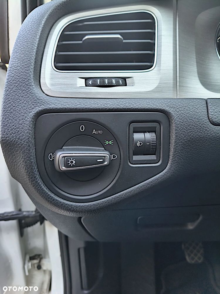 Volkswagen Golf 1.4 TSI BMT Comfortline - 36