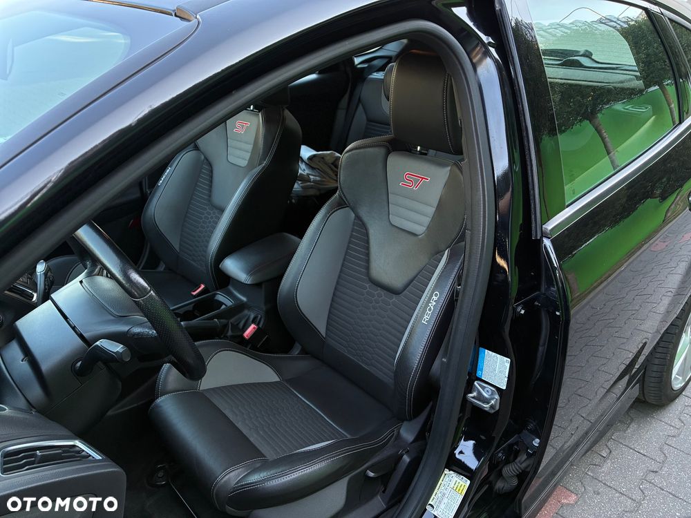 Ford Focus 2.0 EcoBoost ST - 21