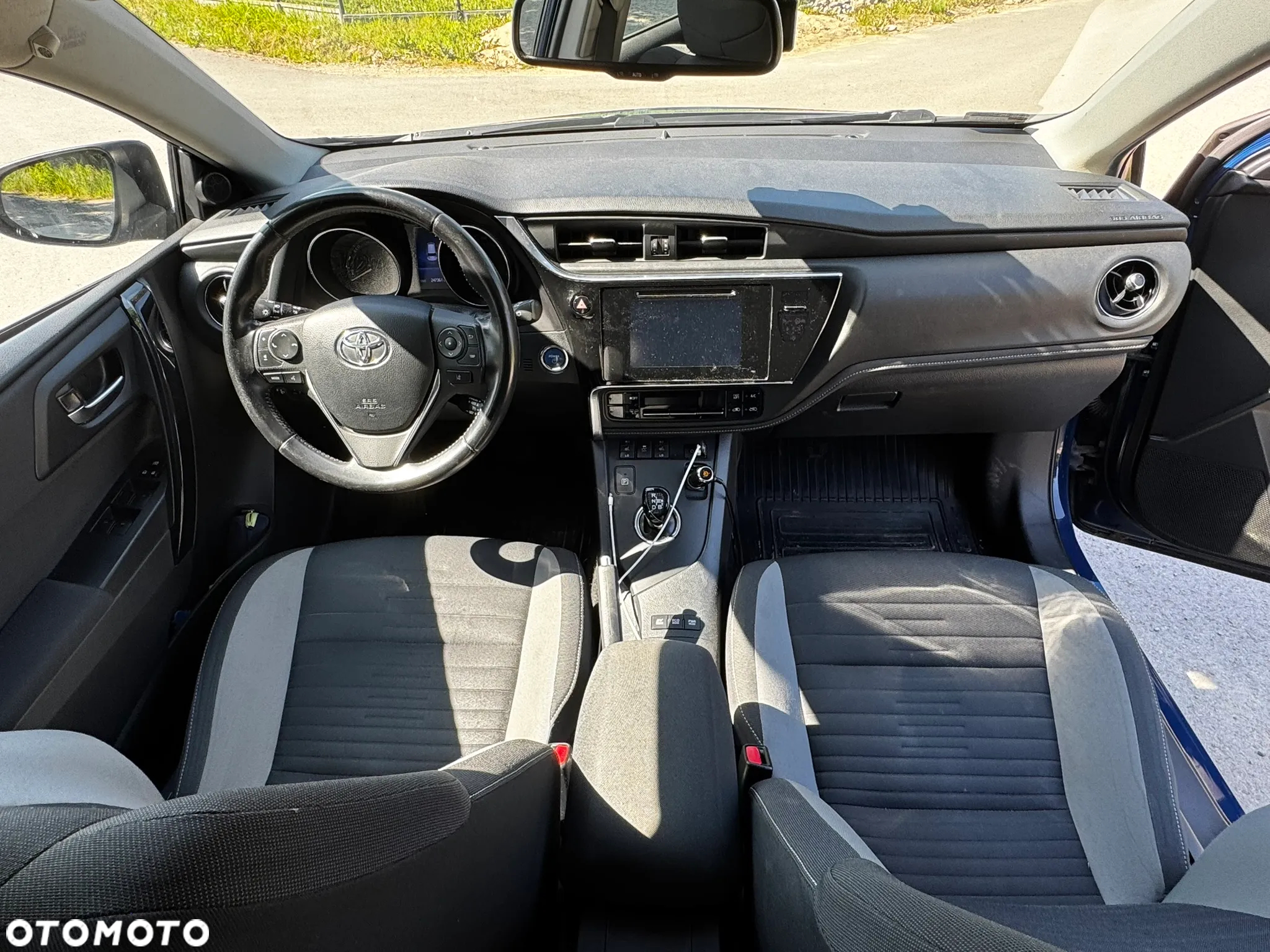 Toyota Auris Hybrid 135 Premium - 10