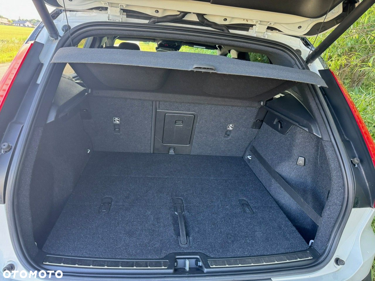 Volvo XC 40 D4 SCR AWD R-Design - 18