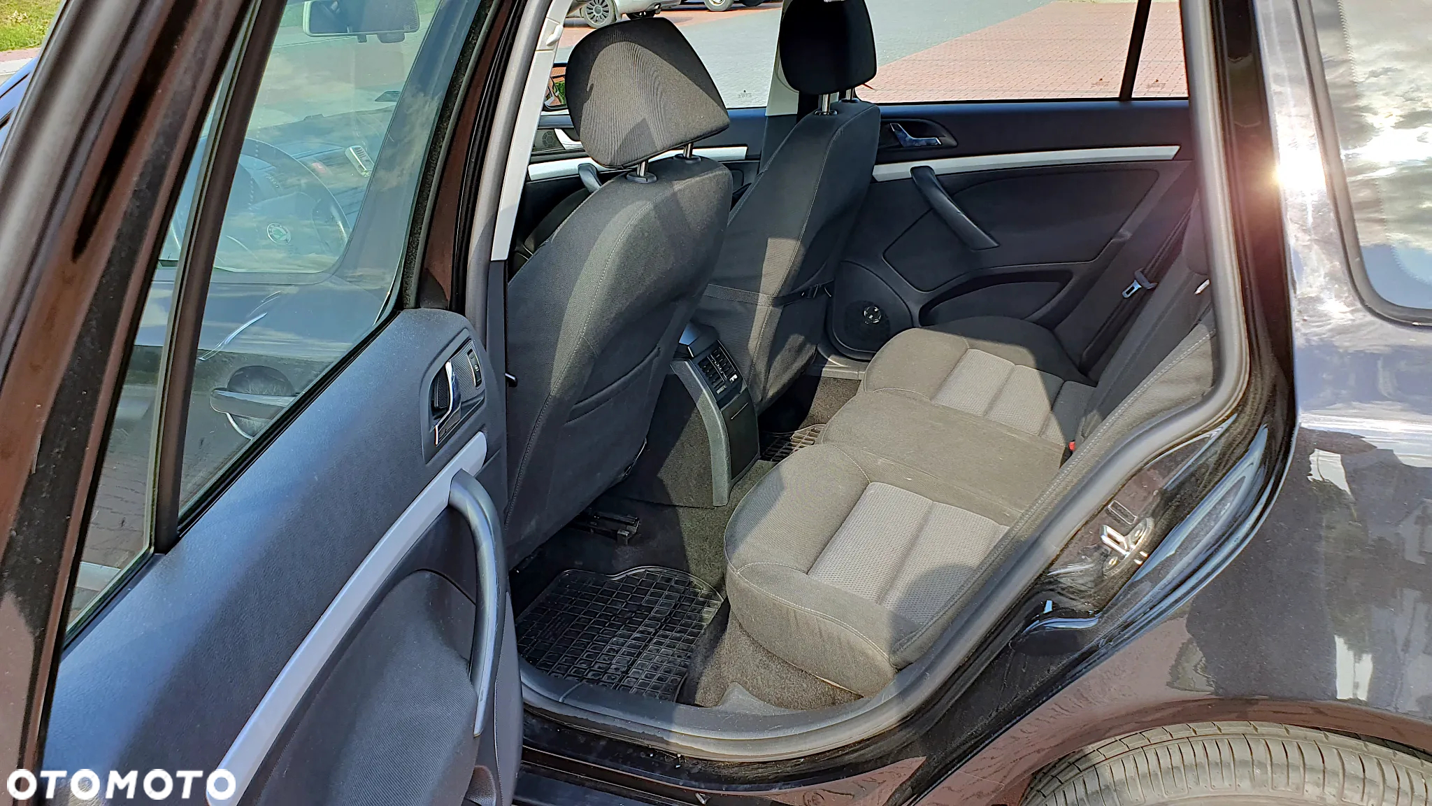 Skoda Octavia 1.6 Combi - 11