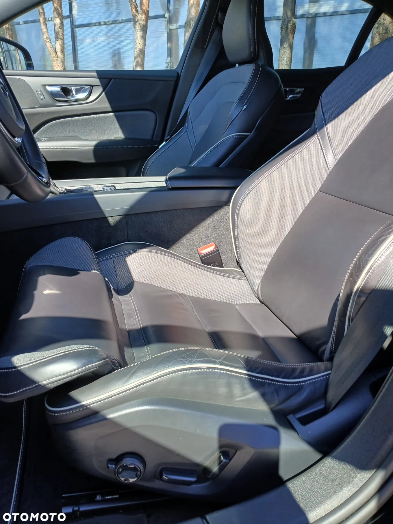 Volvo S60 T4 R-Design - 12