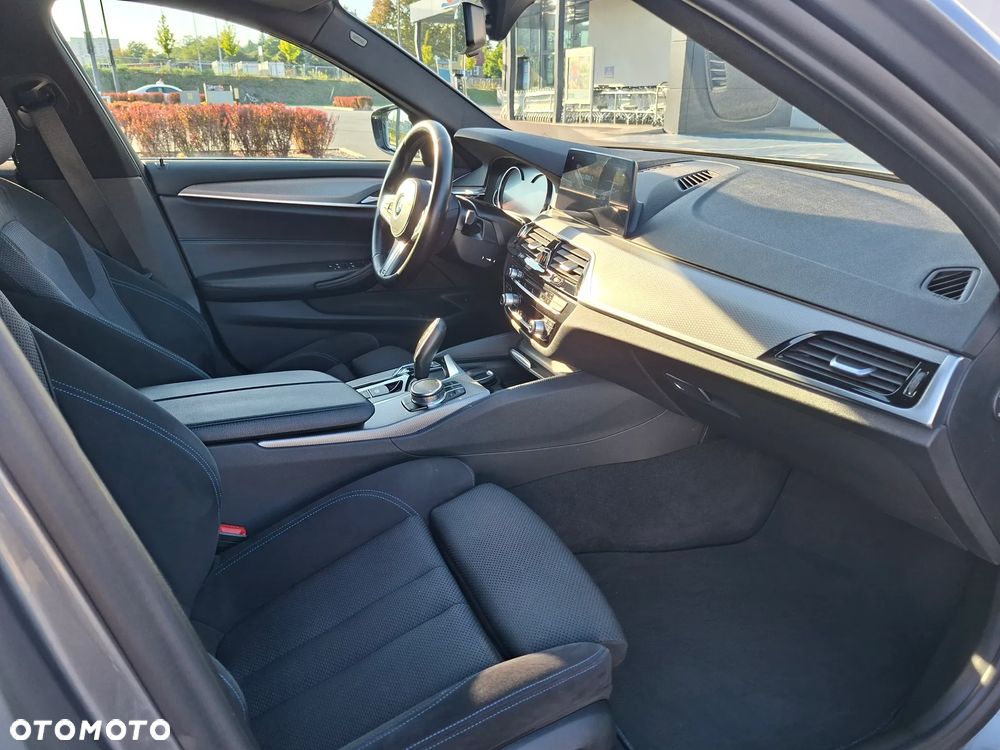 BMW Seria 5 520d M Sport Edition - 11